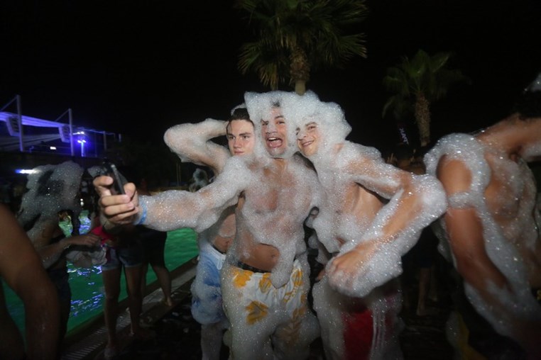 Lebanon Largest FOAM Party 3 (3)